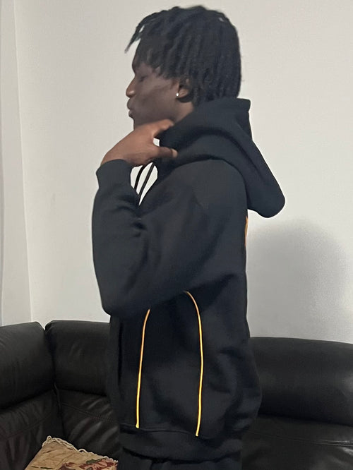 Black hoodie type luxe